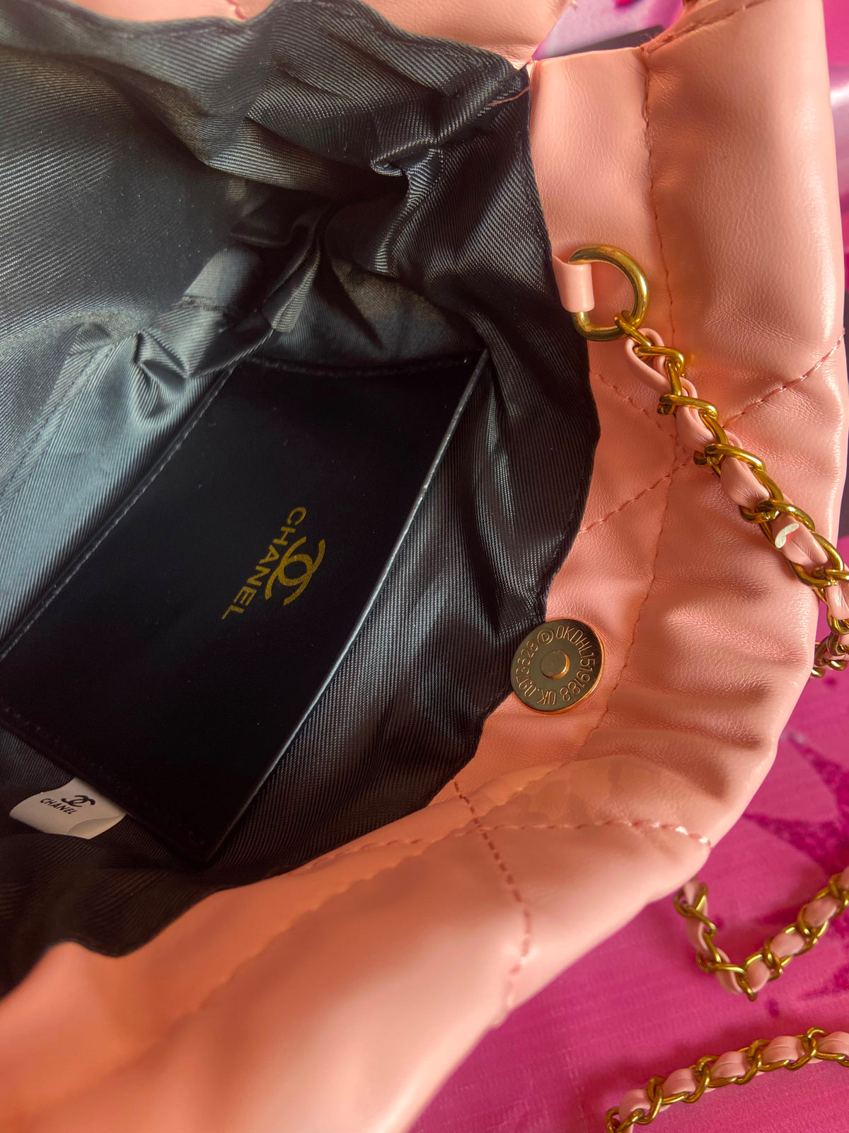CHANEL 22 mini handbag