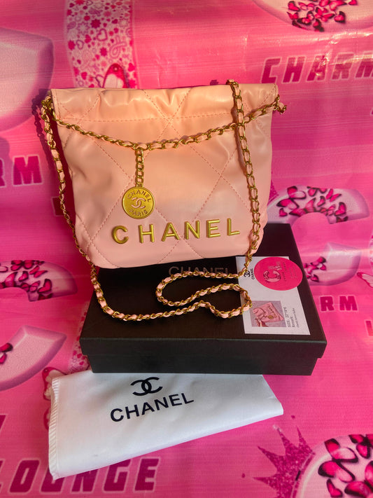 CHANEL 22 mini handbag