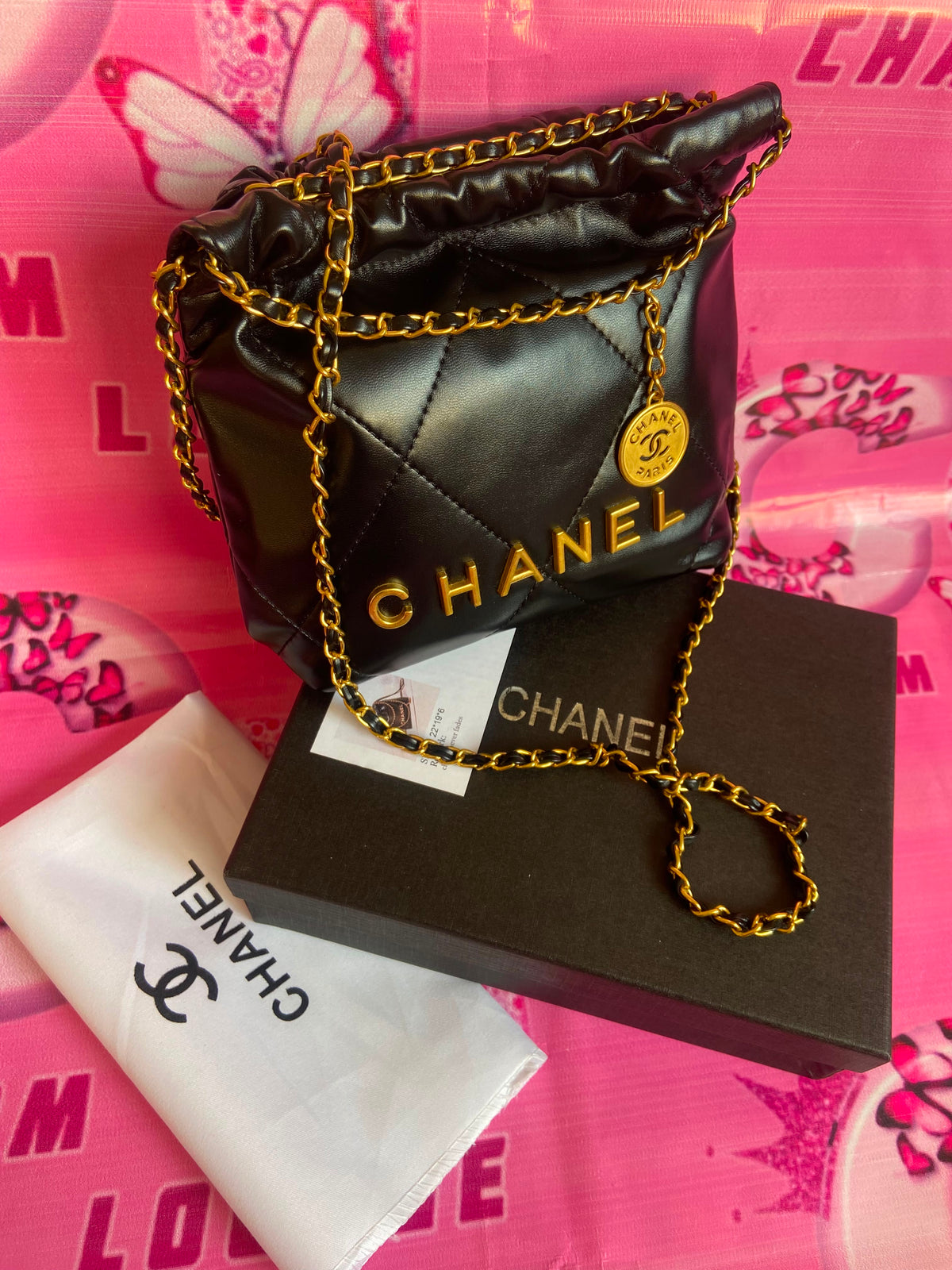 CHANEL 22 mini handbag