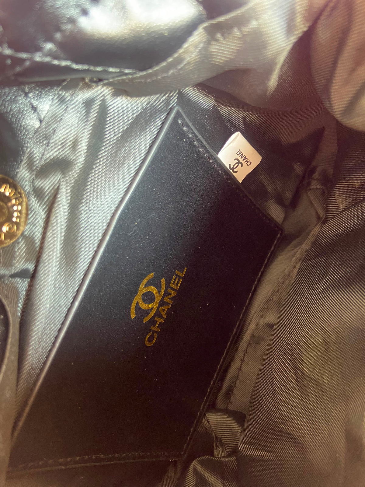 CHANEL 22 mini handbag