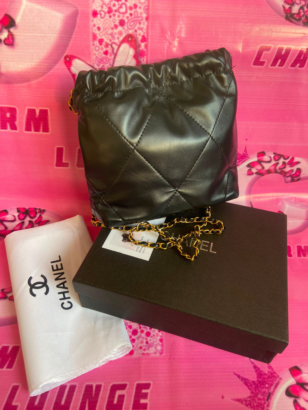 CHANEL 22 mini handbag